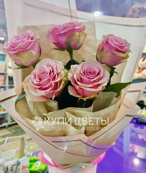 Букет из 5 розовых роз " Розовый жемчуг"